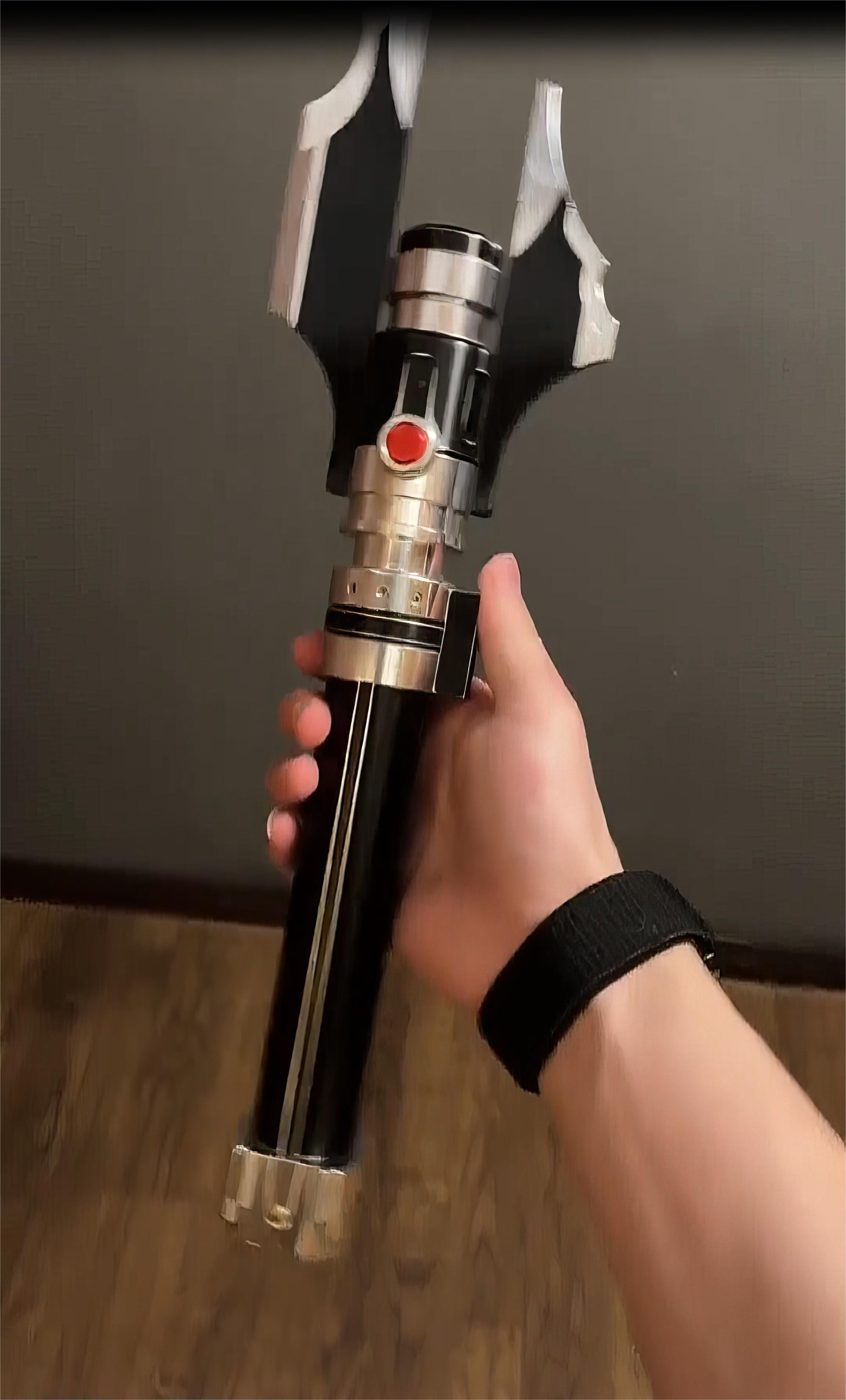 DMGS:Wield the Star Wars lightsaber and awaken the power. Become a legend and join the galaxy's Star Wars saga.